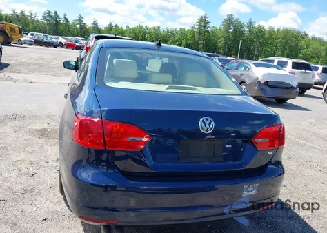 2014 Volkswagen Jetta 1.8T Se z USA, uszkodzony, nr VIN 3VWD17AJ1EM383107